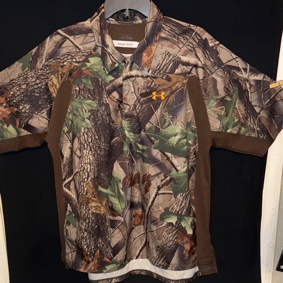 Under Armour Other - Under Armour Woodland Camo Polo / 3 buttons